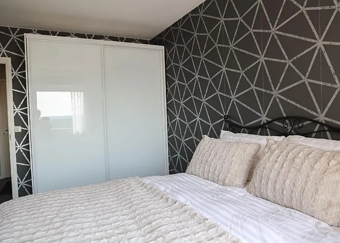 Arctic Glow By Booklapland רובניימי